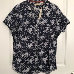 Natural Reflections Floral Blouse